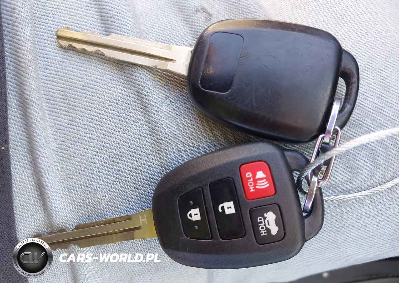 2015 Toyota Corolla S Plus VIN:5YFBURHE5FP189972 - 11