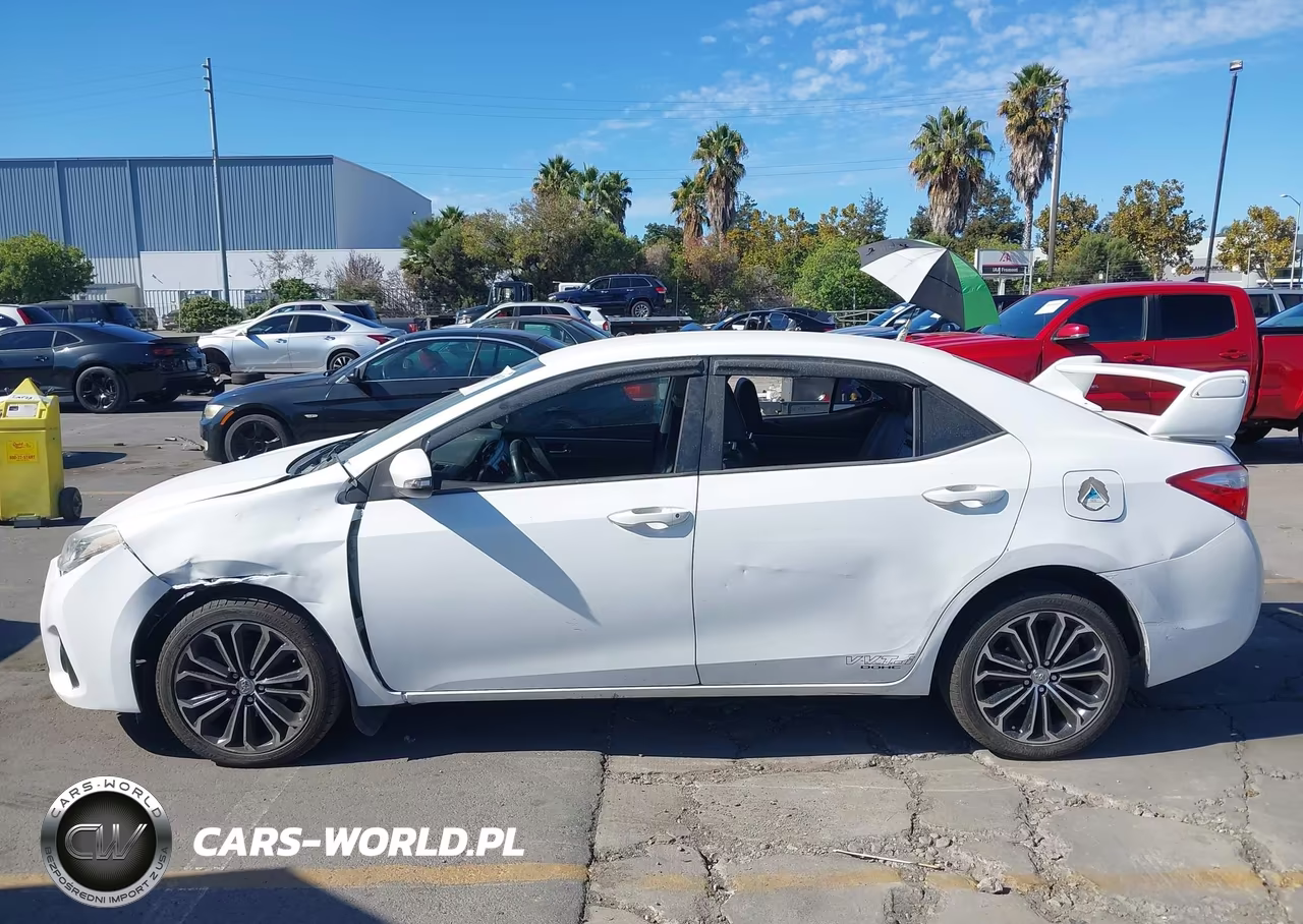 2015 Toyota Corolla S Plus VIN:5YFBURHE5FP189972 - 14