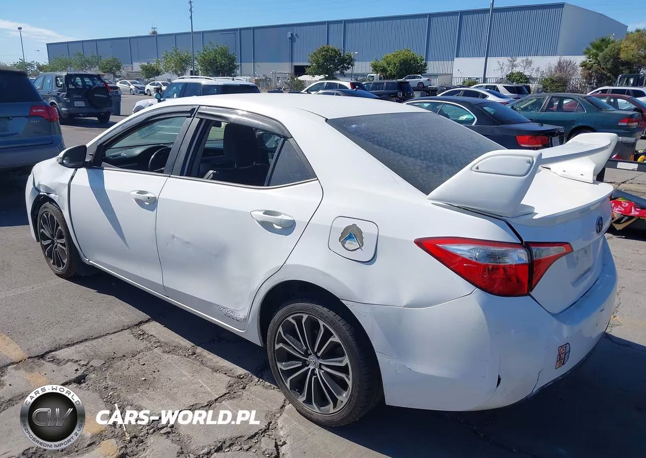 2015 Toyota Corolla S Plus VIN:5YFBURHE5FP189972 - 3