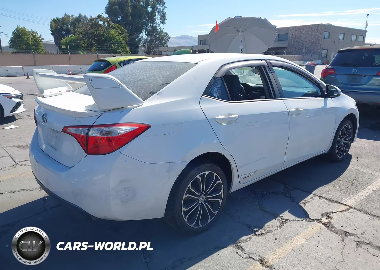 2015 Toyota Corolla S Plus VIN:5YFBURHE5FP189972 - 4