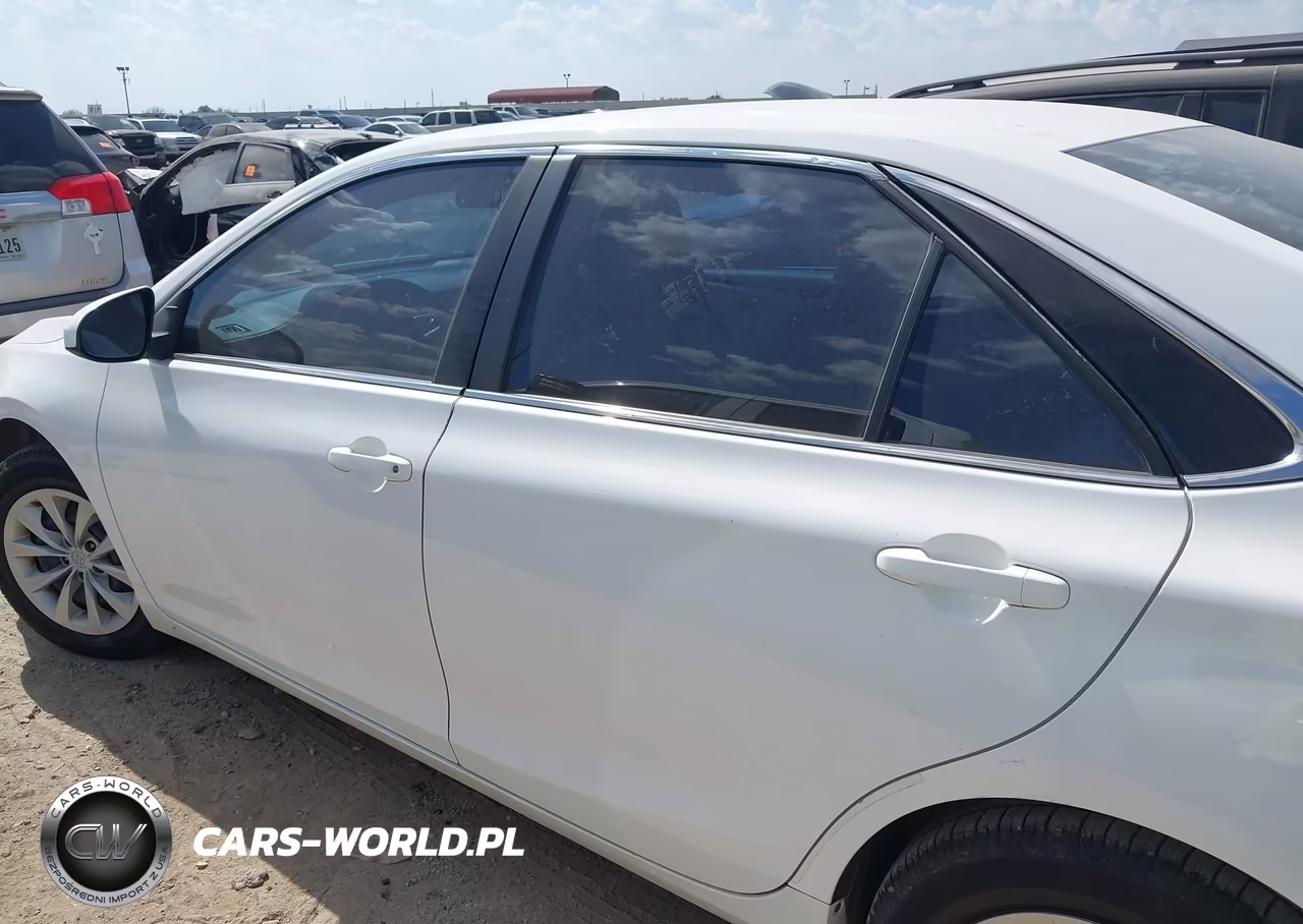 2017 Toyota Camry Le VIN:4T1BF1FK6HU661473 - 14