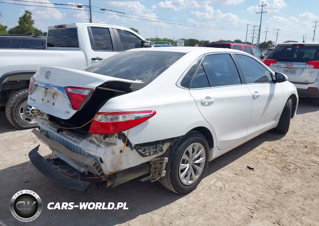 2017 Toyota Camry Le VIN:4T1BF1FK6HU661473 - 4