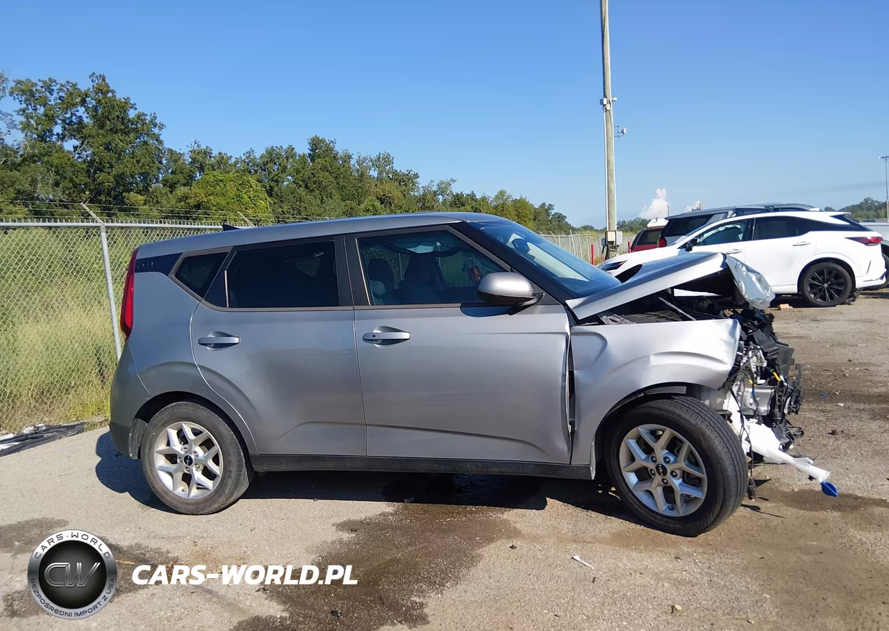 2022 Kia Soul S VIN:KNDJ23AU6N7818462 - 14
