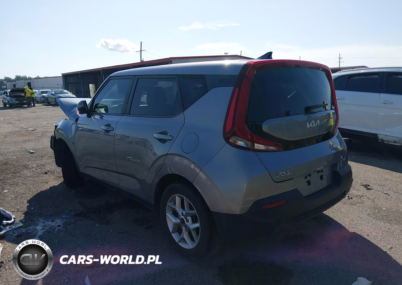 2022 Kia Soul S VIN:KNDJ23AU6N7818462 - 3