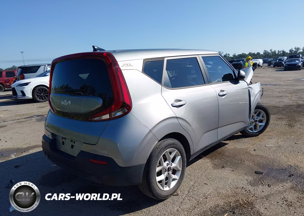 2022 Kia Soul S VIN:KNDJ23AU6N7818462 - 4
