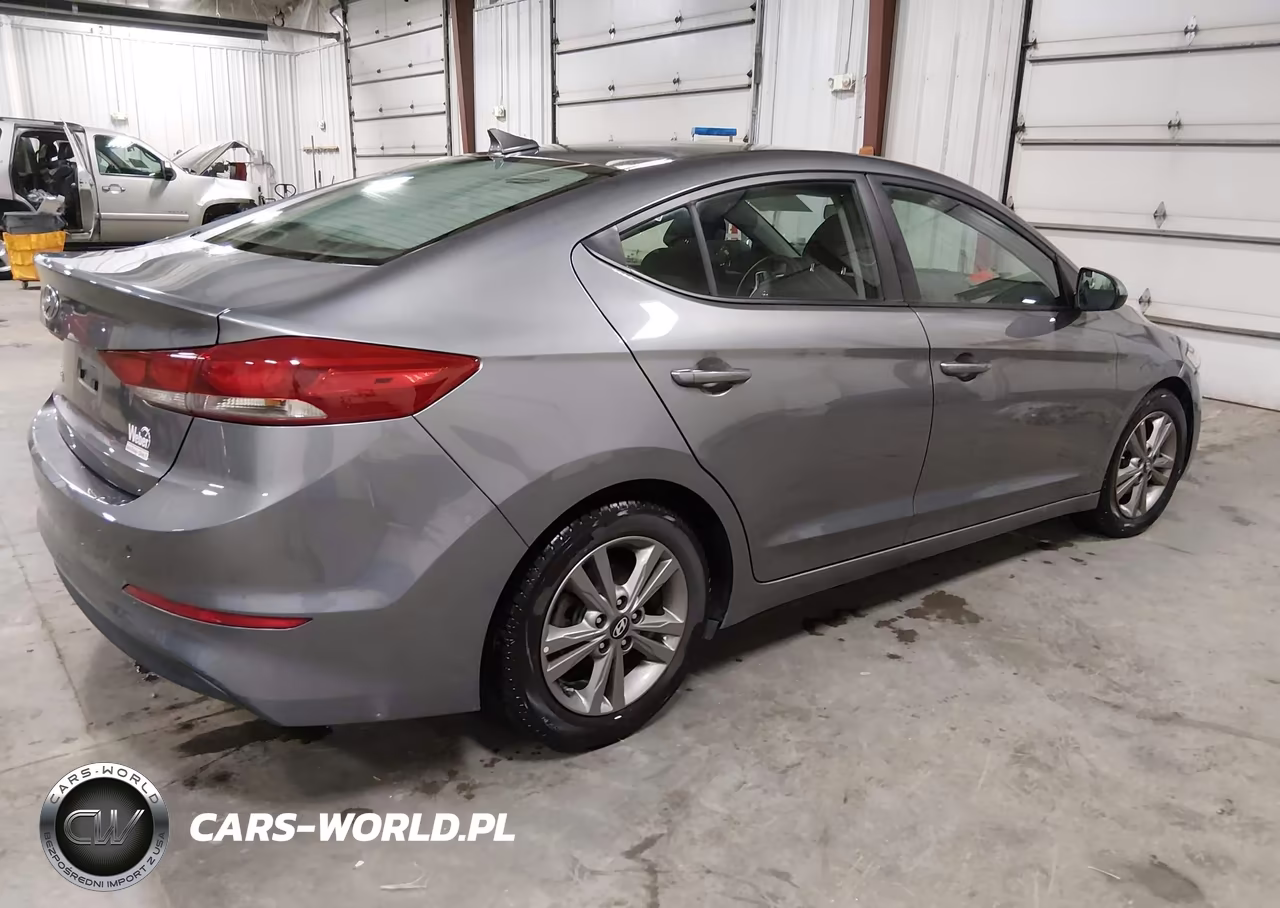 2018 Hyundai Elantra Sel VIN:5NPD84LFXJH342657 - 4