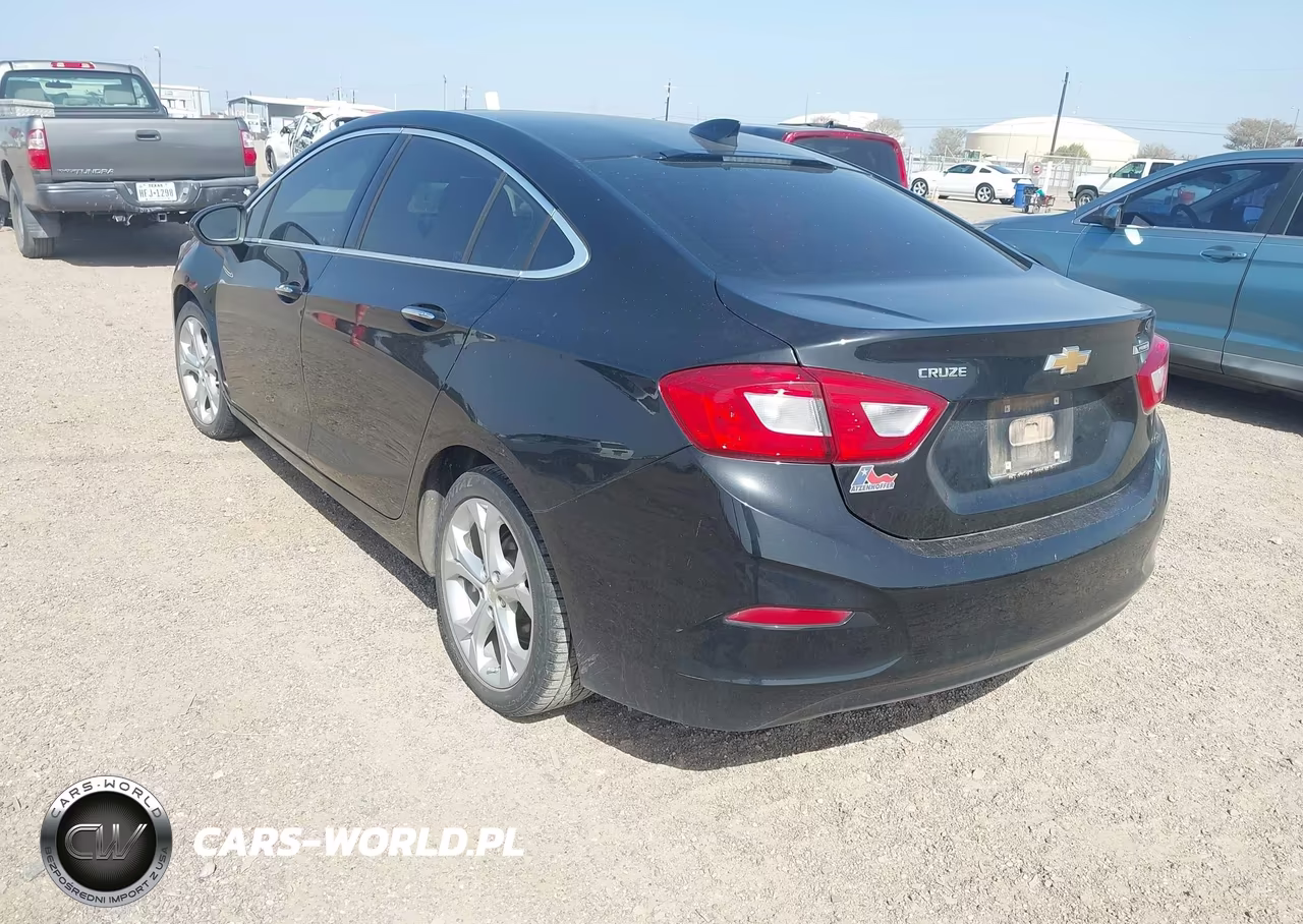 2018 Chevrolet Cruze Premier Auto VIN:1G1BF5SM2J7126950 - 3