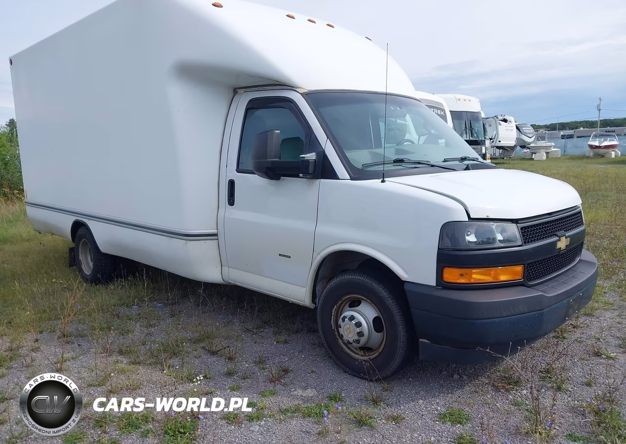 2018 Chevrolet Express Cutaway Work Van VIN:1GB3GSCG0J1273663 - 1