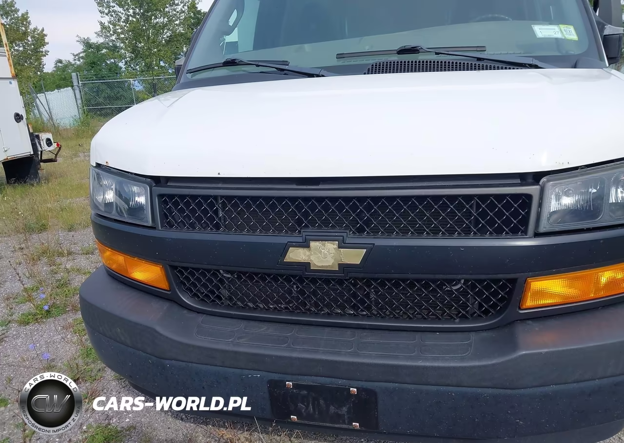 2018 Chevrolet Express Cutaway Work Van VIN:1GB3GSCG0J1273663 - 11