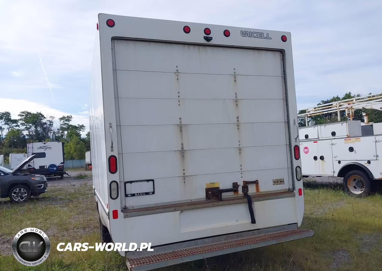 2018 Chevrolet Express Cutaway Work Van VIN:1GB3GSCG0J1273663 - 15