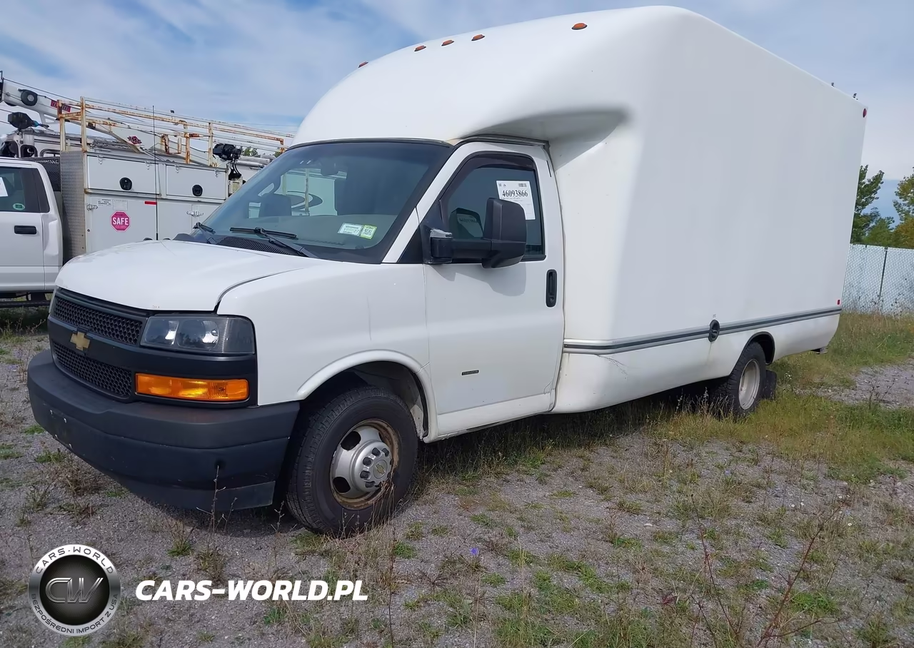 2018 Chevrolet Express Cutaway Work Van VIN:1GB3GSCG0J1273663 - 2