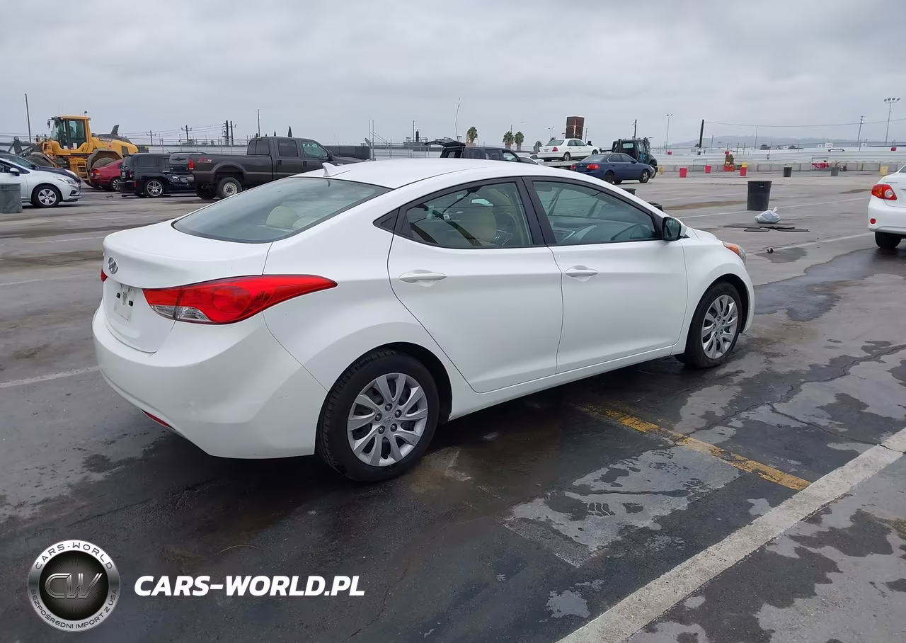 2012 Hyundai Elantra Gls VIN:5NPDH4AE8CH127940 - 4