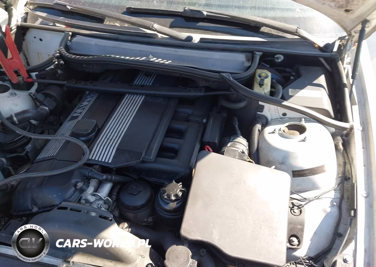 BMW 325CI VIN:WBABW33405PL37240 - 10