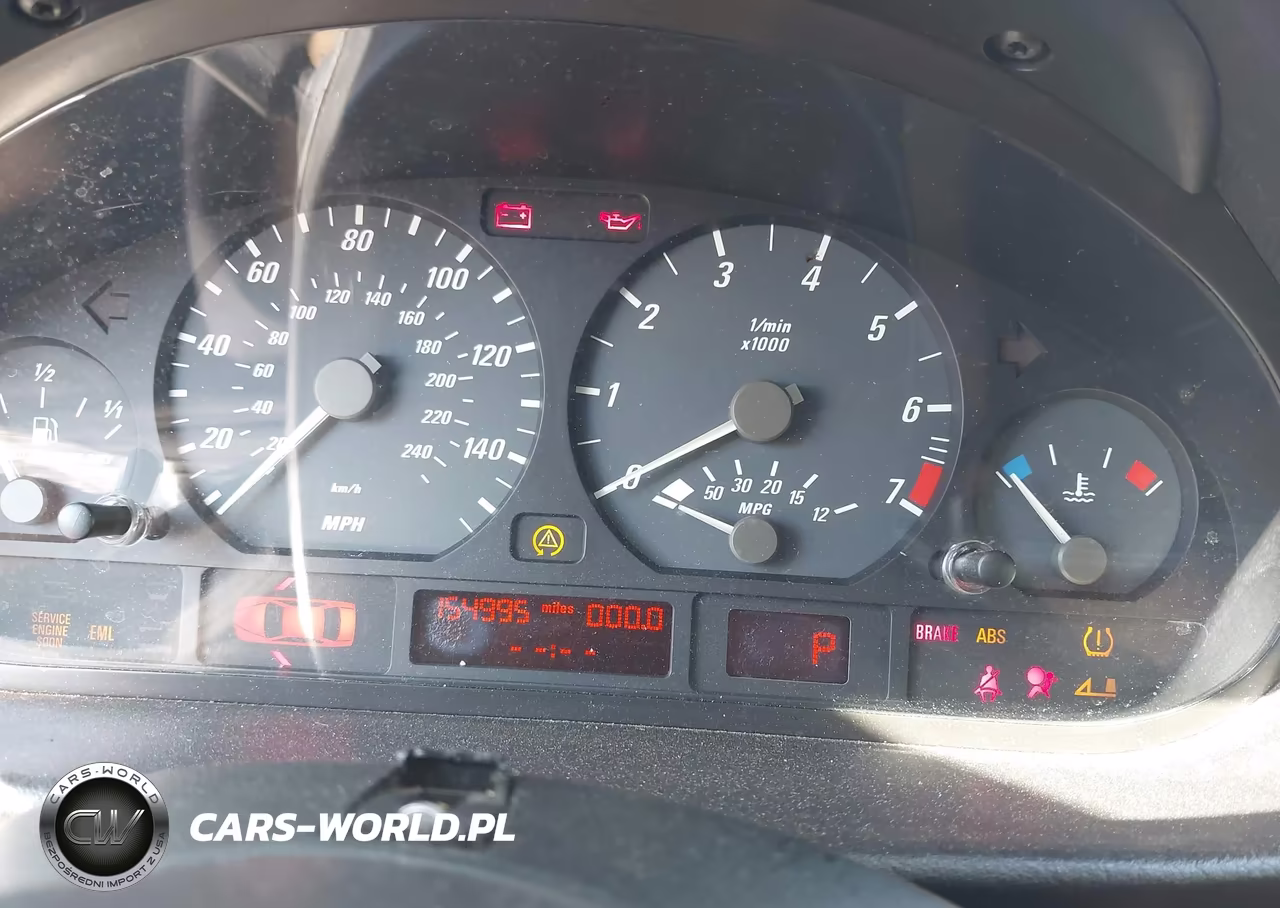 BMW 325CI VIN:WBABW33405PL37240 - 7