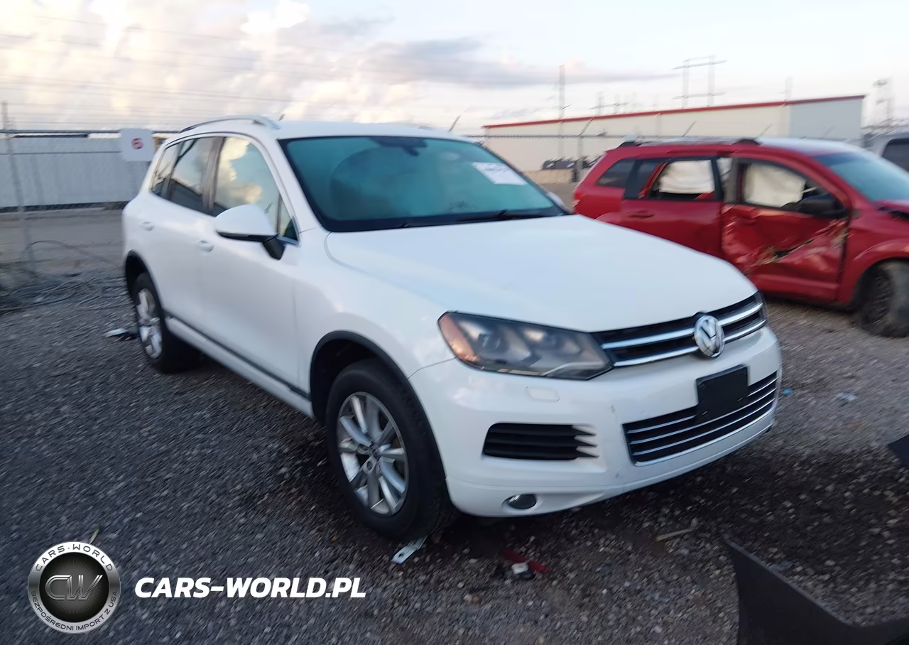 2014 Volkswagen Touareg 3.6L Sport VIN:WVGEF9BP8ED014873 - 1