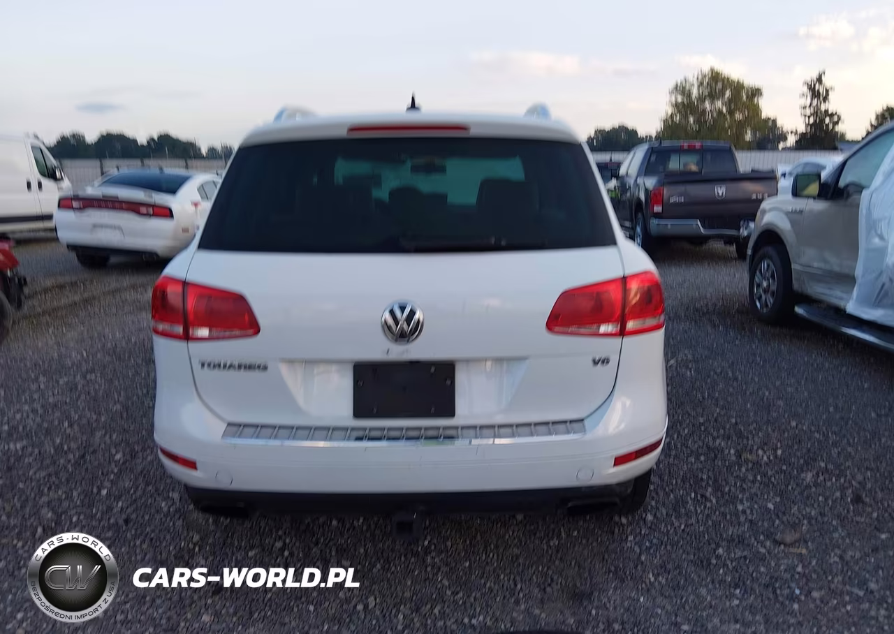 2014 Volkswagen Touareg 3.6L Sport VIN:WVGEF9BP8ED014873 - 17