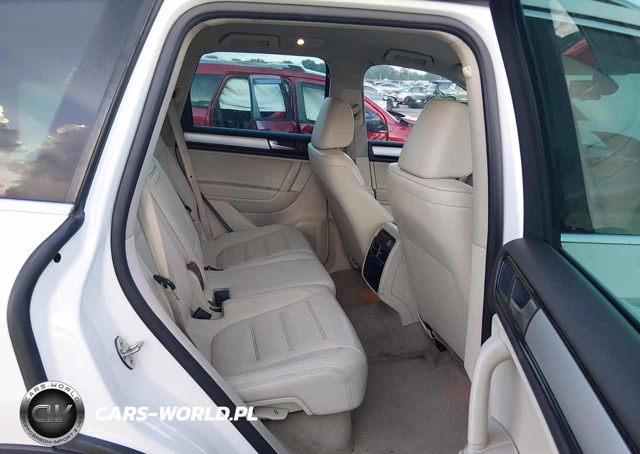 2014 Volkswagen Touareg 3.6L Sport VIN:WVGEF9BP8ED014873 - 8