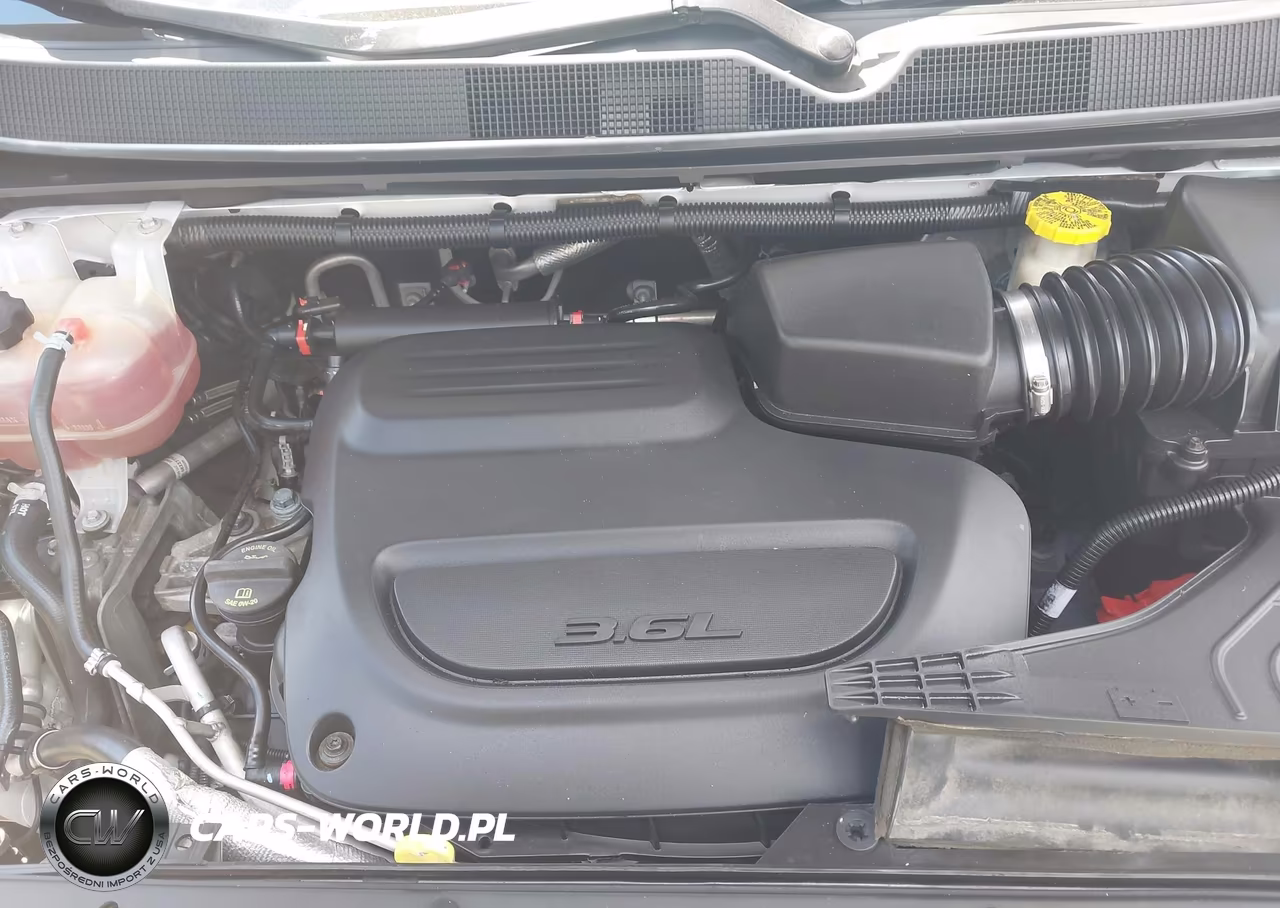 2020 Chrysler Pacifica Limited VIN:2C4RC1GG7LR102879 - 10