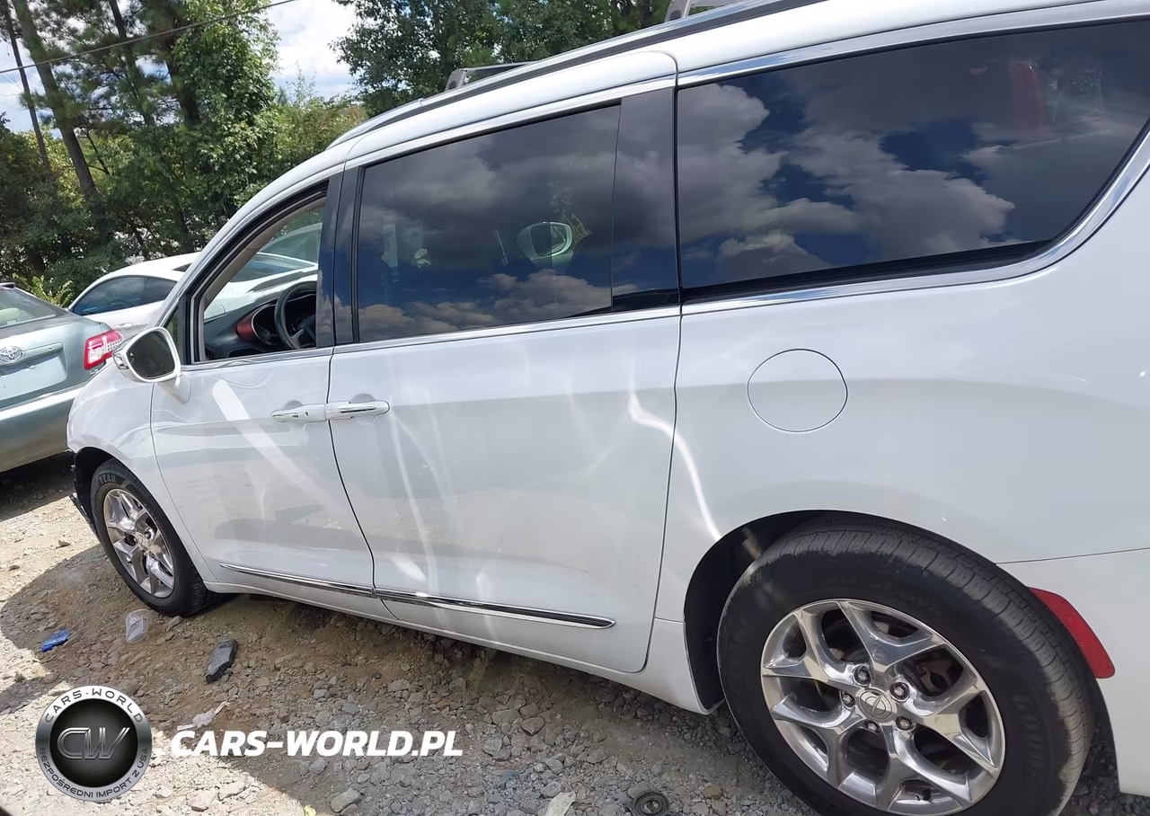 2020 Chrysler Pacifica Limited VIN:2C4RC1GG7LR102879 - 14
