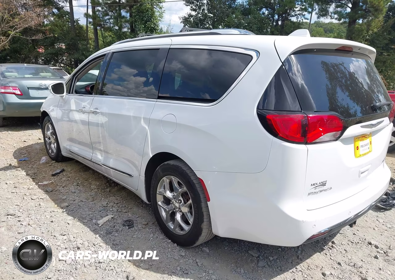 2020 Chrysler Pacifica Limited VIN:2C4RC1GG7LR102879 - 3