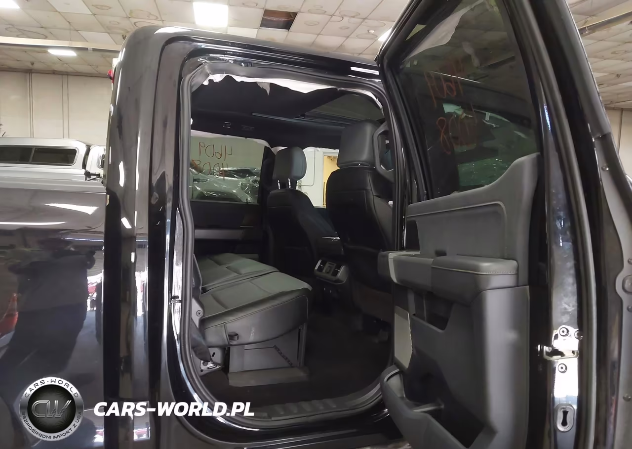 2022 Ford F-150 Lightning Lariat VIN:1FT6W1EVXNWG03710 - 8