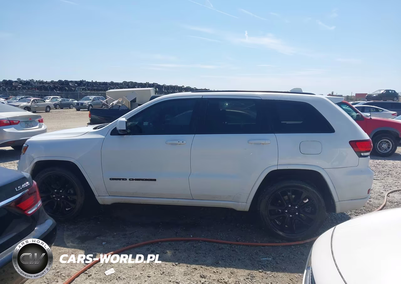 2018 Jeep Grand Cherokee Altitude 4X2 VIN:1C4RJEAG7JC442920 - 14