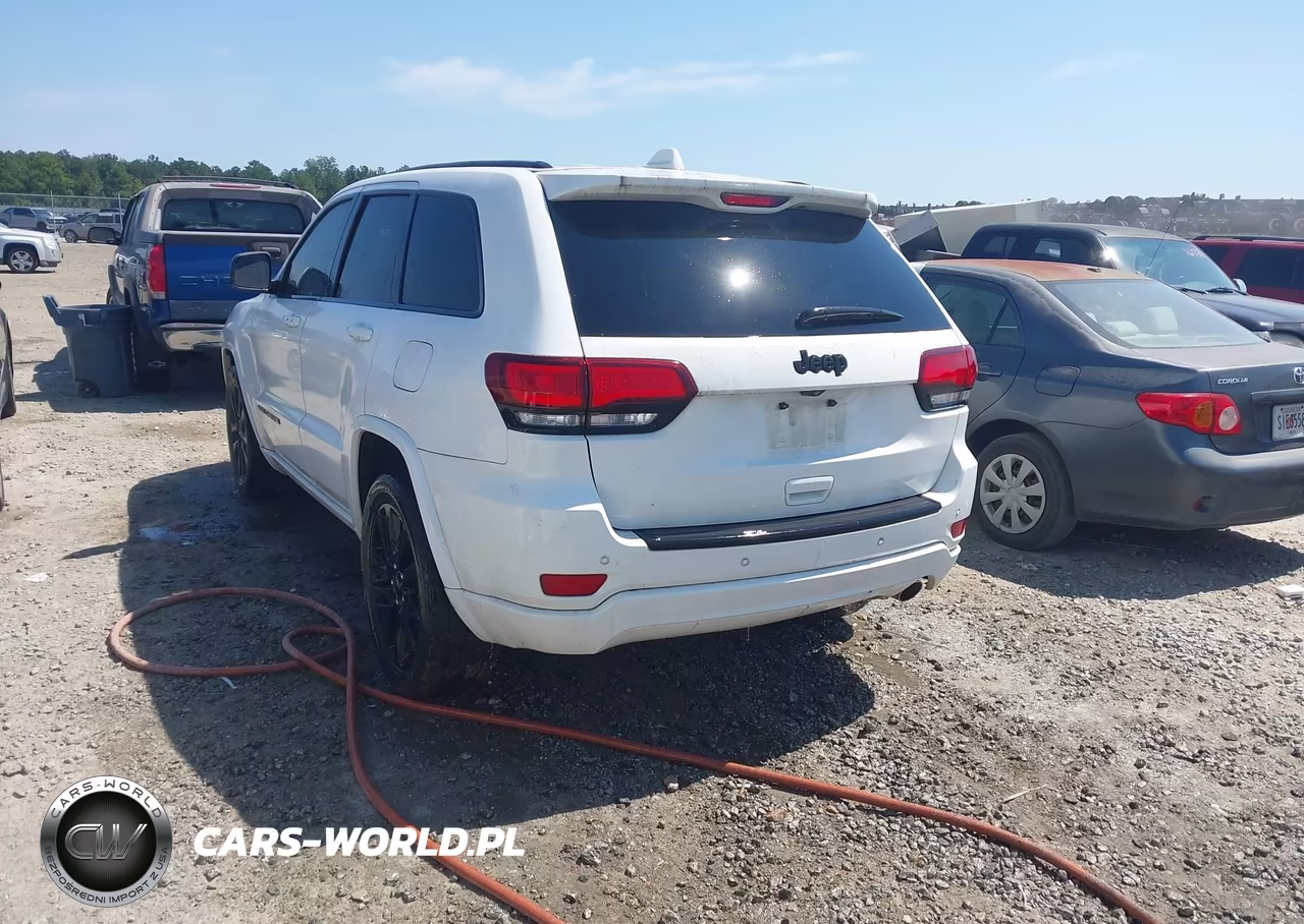 2018 Jeep Grand Cherokee Altitude 4X2 VIN:1C4RJEAG7JC442920 - 3