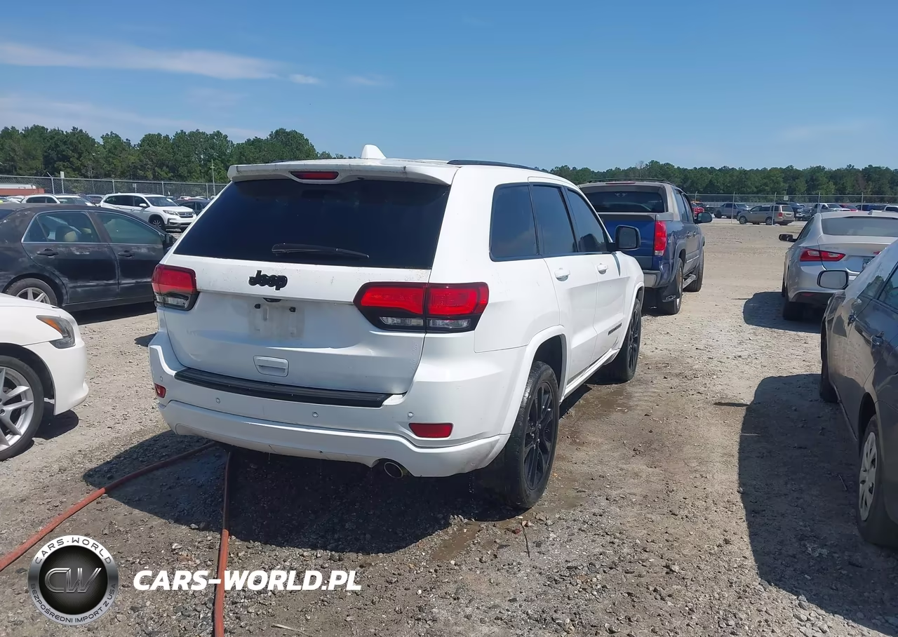 2018 Jeep Grand Cherokee Altitude 4X2 VIN:1C4RJEAG7JC442920 - 4