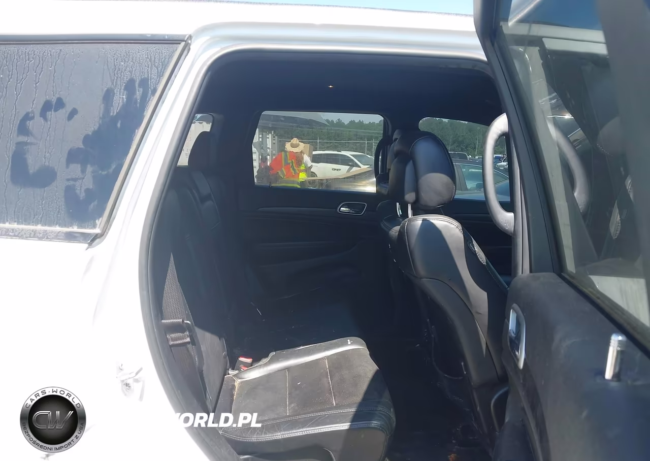 2018 Jeep Grand Cherokee Altitude 4X2 VIN:1C4RJEAG7JC442920 - 8