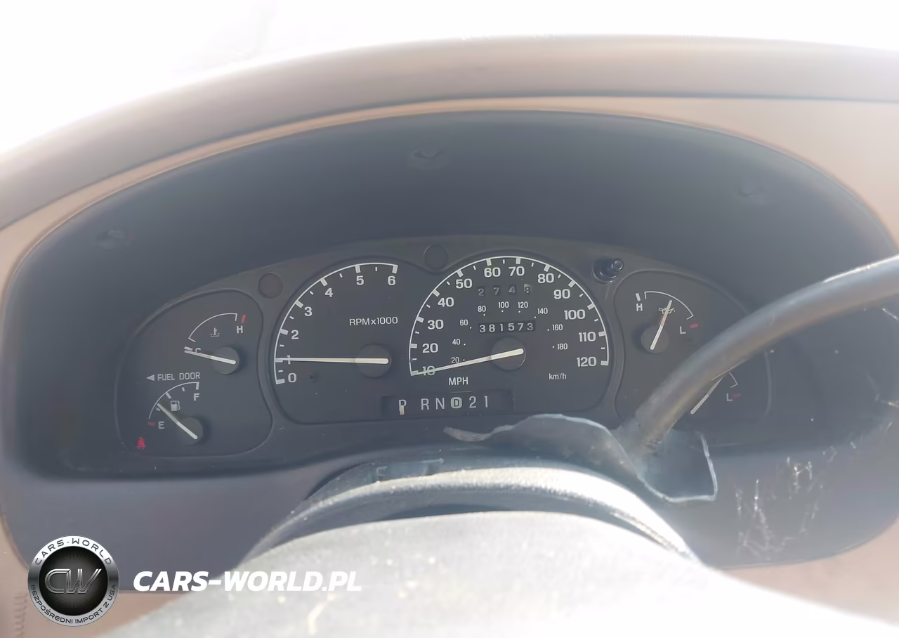 2000 Ford Explorer Xlt VIN:1FMZU63P8YZC04717 - 7