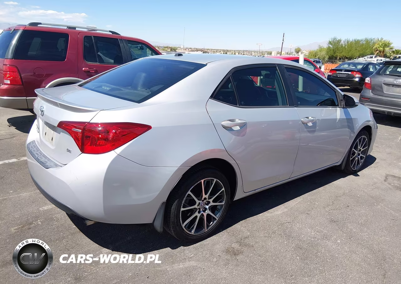 2017 Toyota Corolla Se Special Edition VIN:5YFBURHE8HP613518 - 4