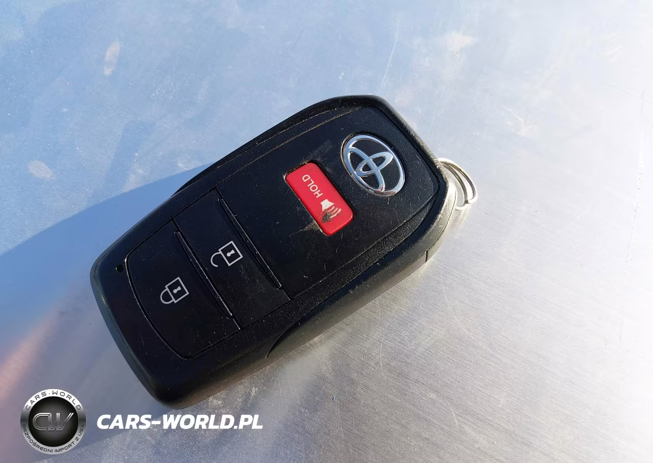 2022 Toyota Corolla Cross Xle VIN:7MUEAAAG1NV008817 - 11