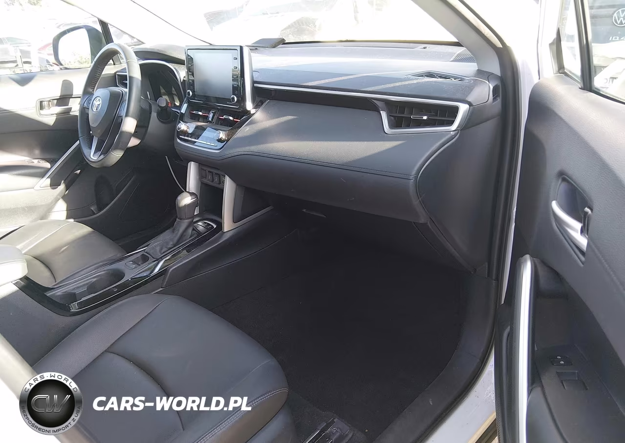 2022 Toyota Corolla Cross Xle VIN:7MUEAAAG1NV008817 - 5