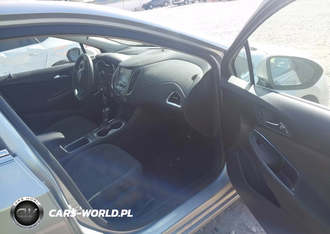 2018 Chevrolet Cruze Lt Auto VIN:1G1BE5SM1J7131611 - 5