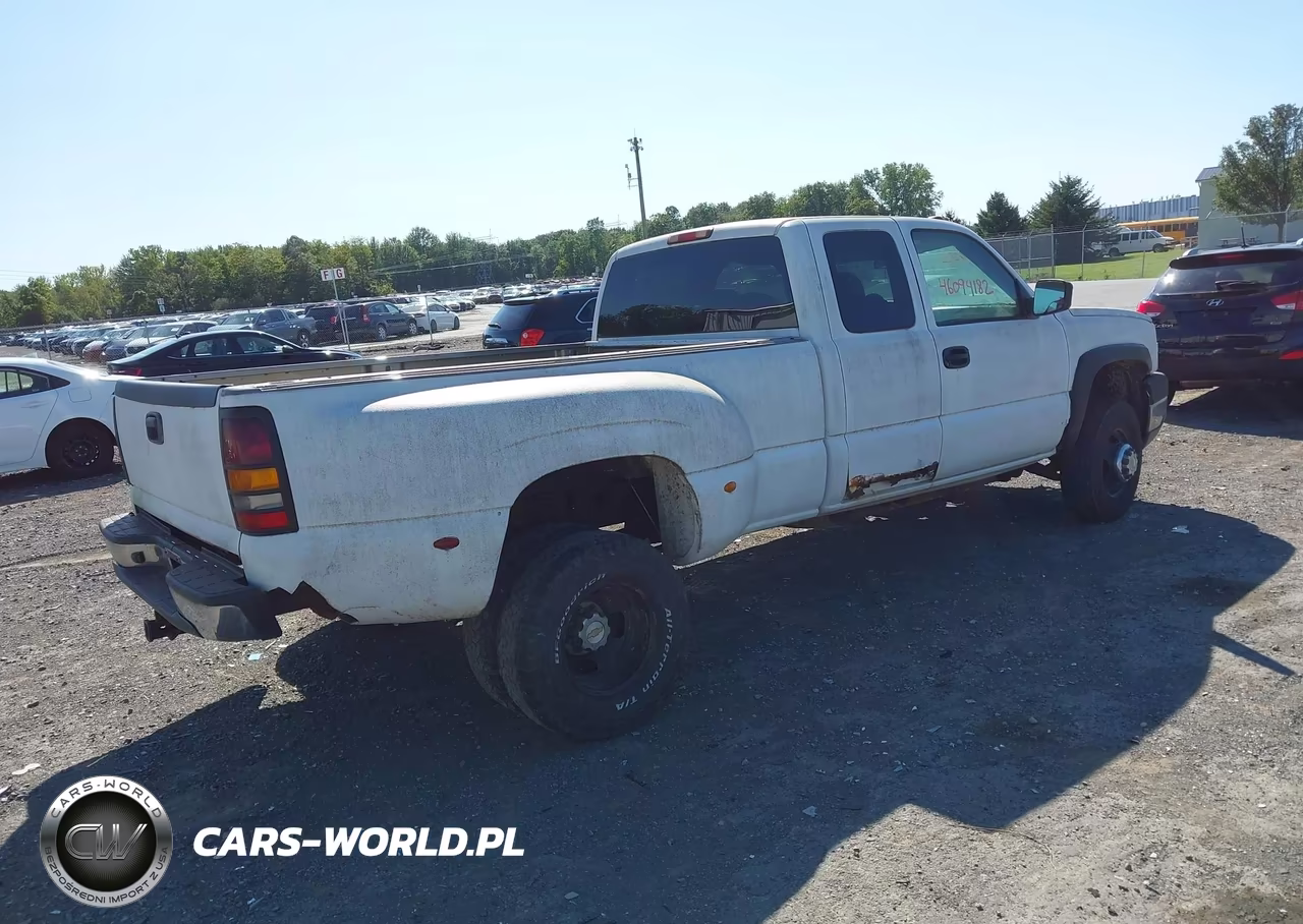 2003 Chevrolet Silverado 3500 VIN:1GCJK39153E162371 - 4