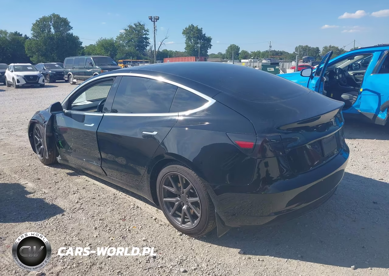2019 Tesla Model 3 Long Range-Performance VIN:5YJ3E1EB0KF385563 - 3