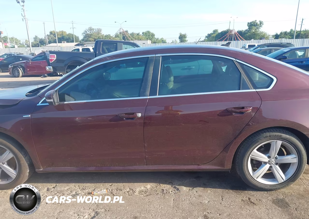 2014 Volkswagen Passat 1.8T Wolfsburg Edition VIN:1VWAS7A36EC055992 - 14