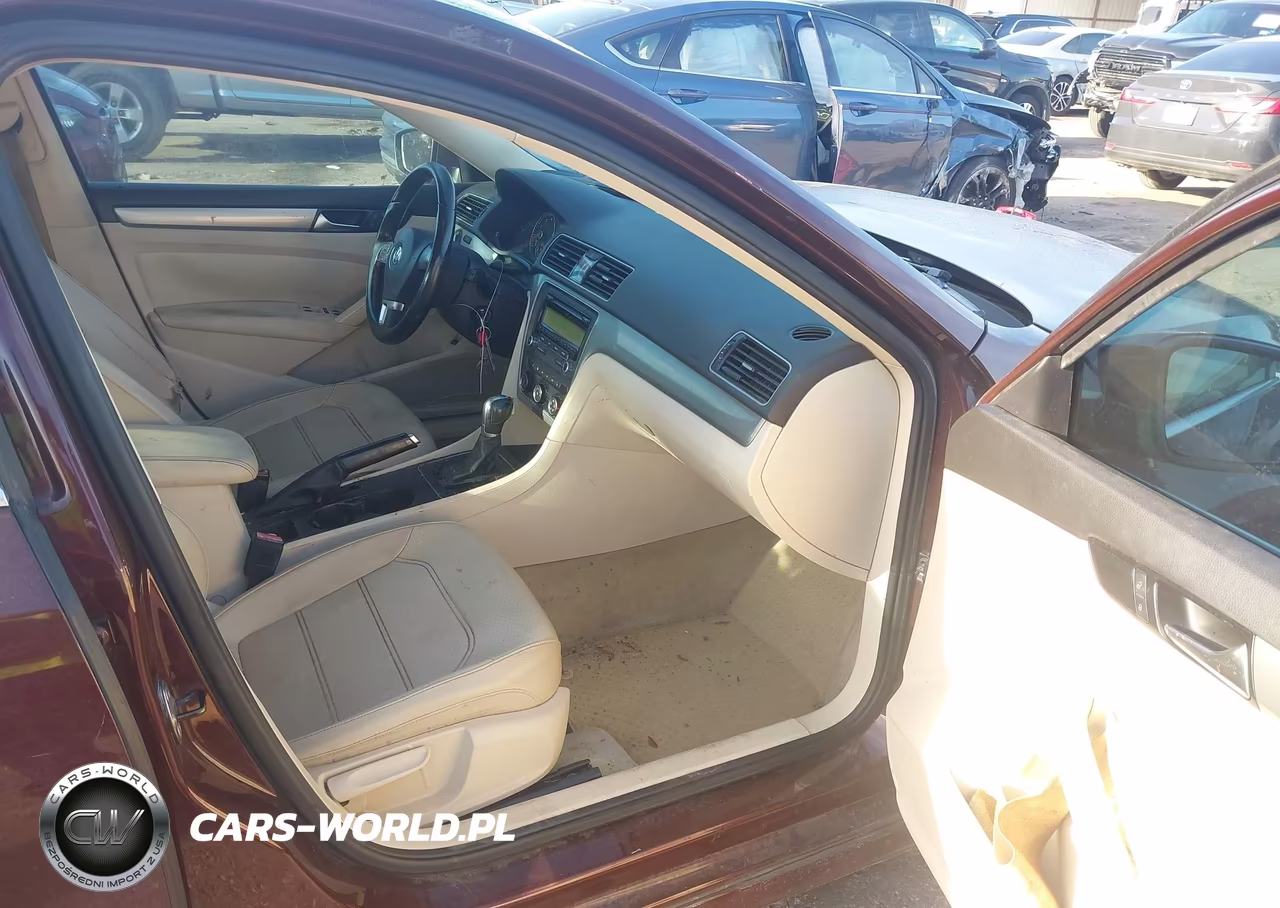 2014 Volkswagen Passat 1.8T Wolfsburg Edition VIN:1VWAS7A36EC055992 - 5