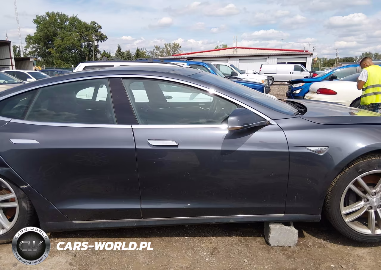 2015 Tesla Model S 70D-85D-P85D VIN:5YJSA1E22FF103713 - 13
