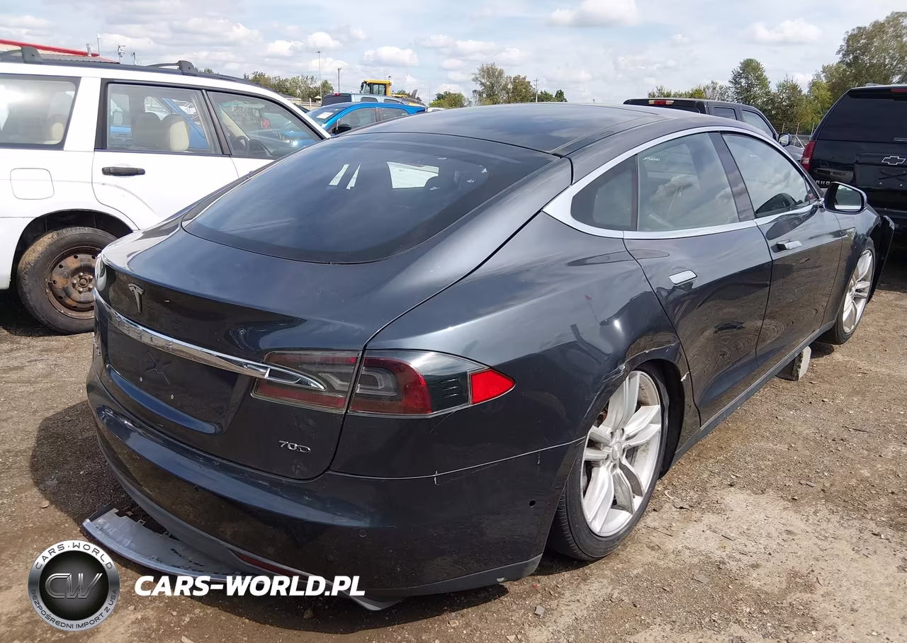 2015 Tesla Model S 70D-85D-P85D VIN:5YJSA1E22FF103713 - 4