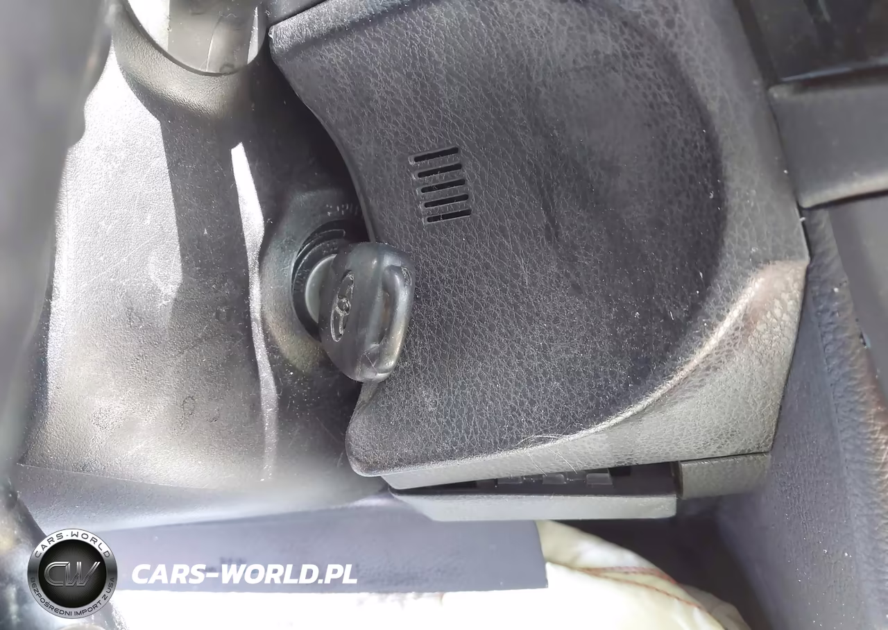 2015 Toyota Corolla S Plus VIN:5YFBURHE1FP199902 - 11