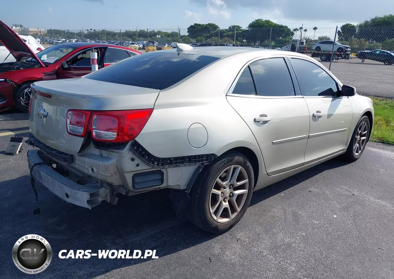 2015 Chevrolet Malibu 1Lt VIN:1G11C5SLXFF114859 - 4