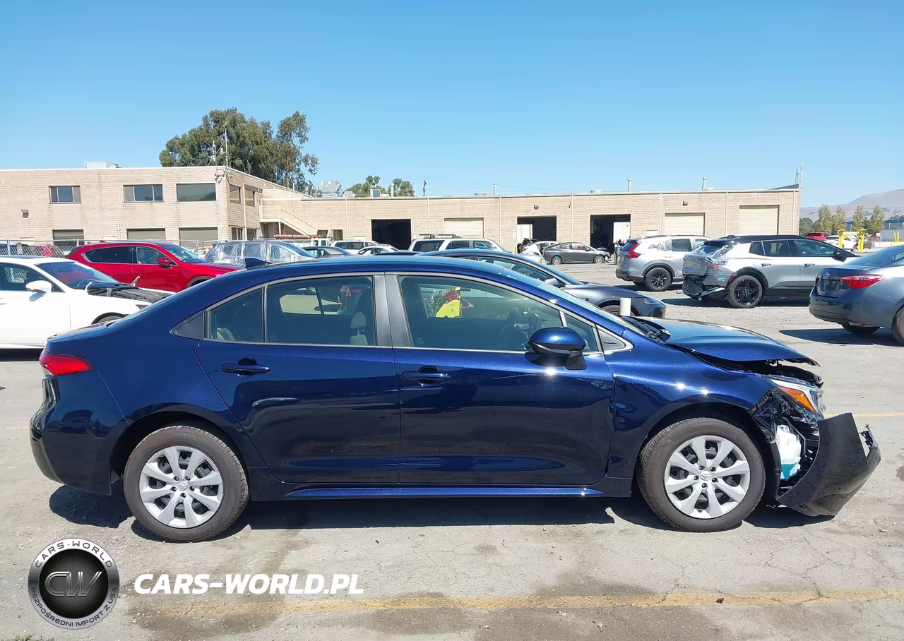 2026 Toyota Corolla Hybrid Hybrid Le VIN:JTDBCMFE6T3143967 - 13