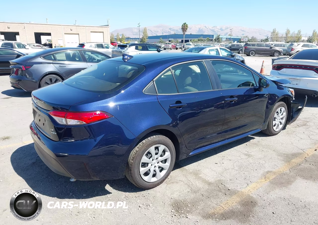 2026 Toyota Corolla Hybrid Hybrid Le VIN:JTDBCMFE6T3143967 - 4