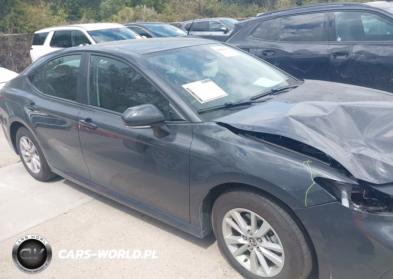 2026 Toyota Camry Le VIN:4T1DAACKXTU267527 - 13