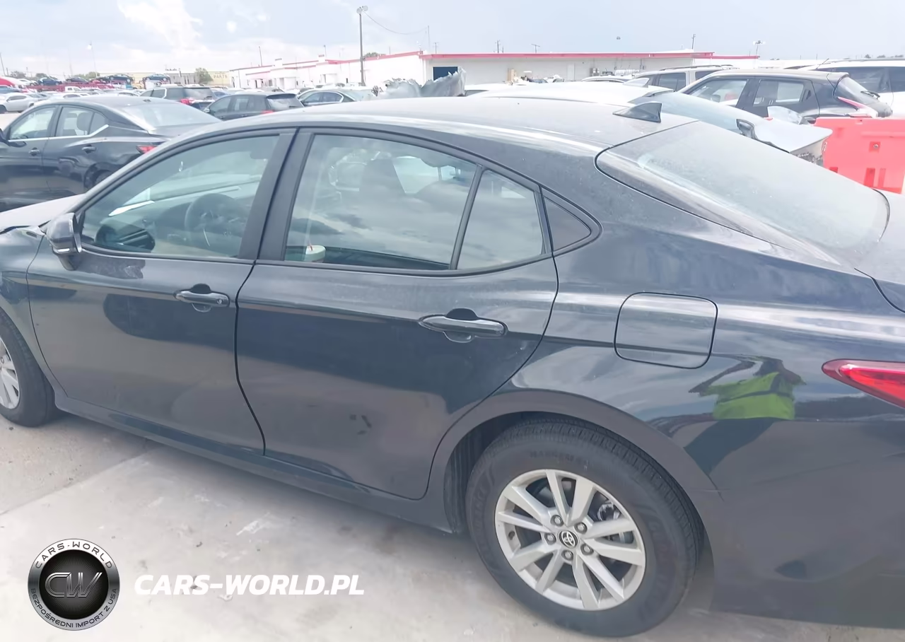 2026 Toyota Camry Le VIN:4T1DAACKXTU267527 - 14