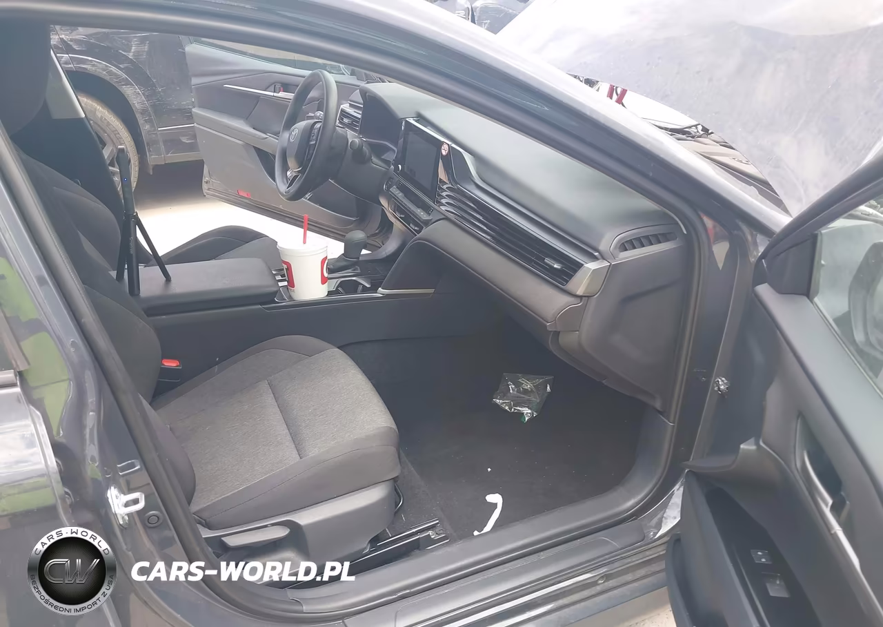 2026 Toyota Camry Le VIN:4T1DAACKXTU267527 - 5