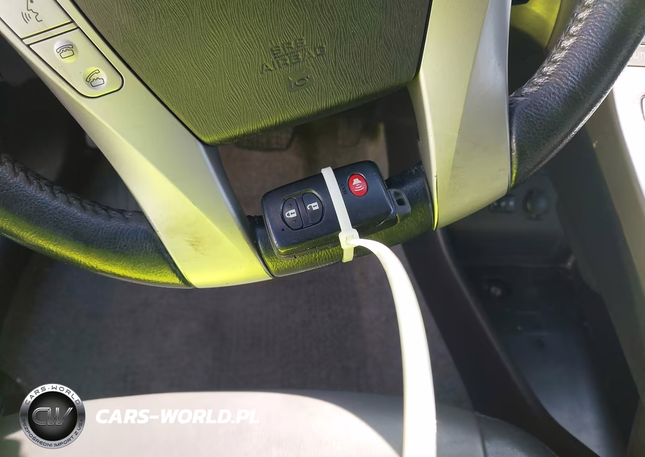 2015 Toyota Prius Five VIN:JTDKN3DU7F1892100 - 11