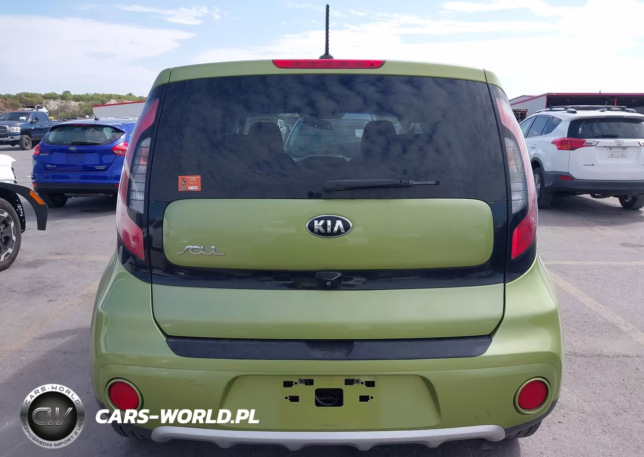2018 Kia Soul + VIN:KNDJP3A58J7888453 - 17