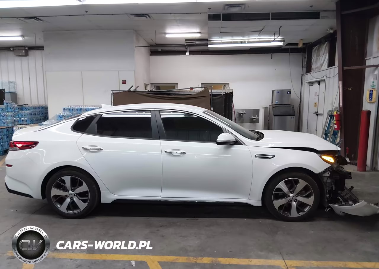 2020 Kia Optima S VIN:5XXGT4L38LG440649 - 13